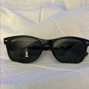 Ray-Ban Classic Black Shades
